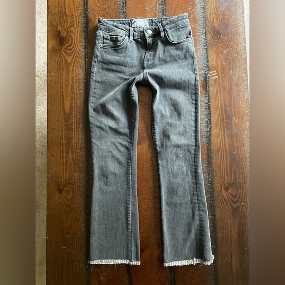 Free People Denim - Free People soft wash grey raw hem cropped jeans size 24 EC